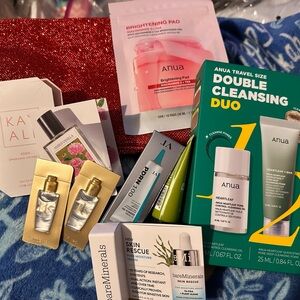 NEW SAMPLE BUNDLE WITH MAKE UP BAG